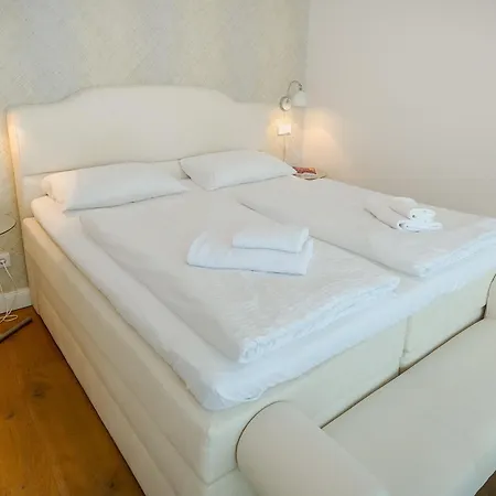 Apartment First - 41 